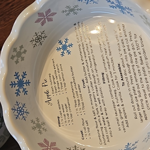 Temptations Bakeware pie plates set of 4 - Picture 5 of 8